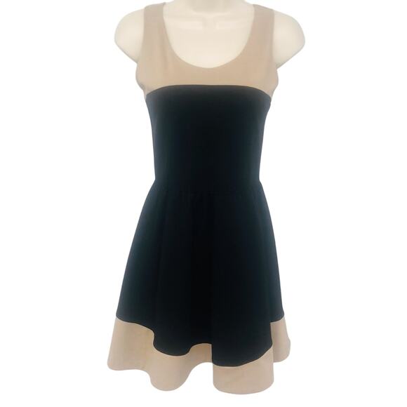 Saks Fifth Ave Black Tan Fit & Flare Dress Sleeveless Scoop Neck and Back - Picture 13 of 16